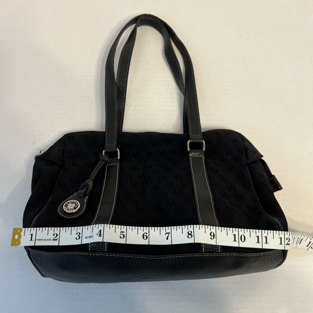 Dooney & Bourke black monogram shoulder bag with black pebbled leather straps - Picture 11 of 16